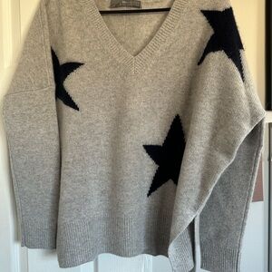 360 Sweater Gray V-Neck with Black Stars